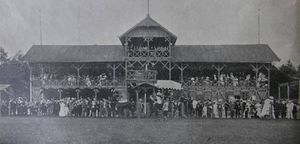 Tor wyścigów konnych w 1906.jpg